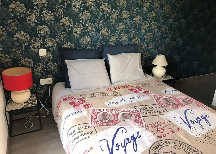 Confortable Et Moderne à - Arrivée Autonome Rouffire