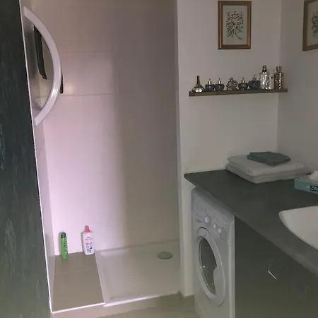 Confortable Et Moderne A - Arrivee Autonome Apartment *